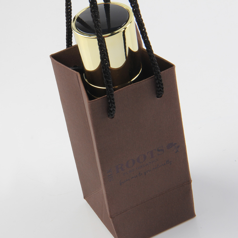 被越來越多的外圍因素影響，或許手表紙袋設(shè)計(jì)的方向會這樣