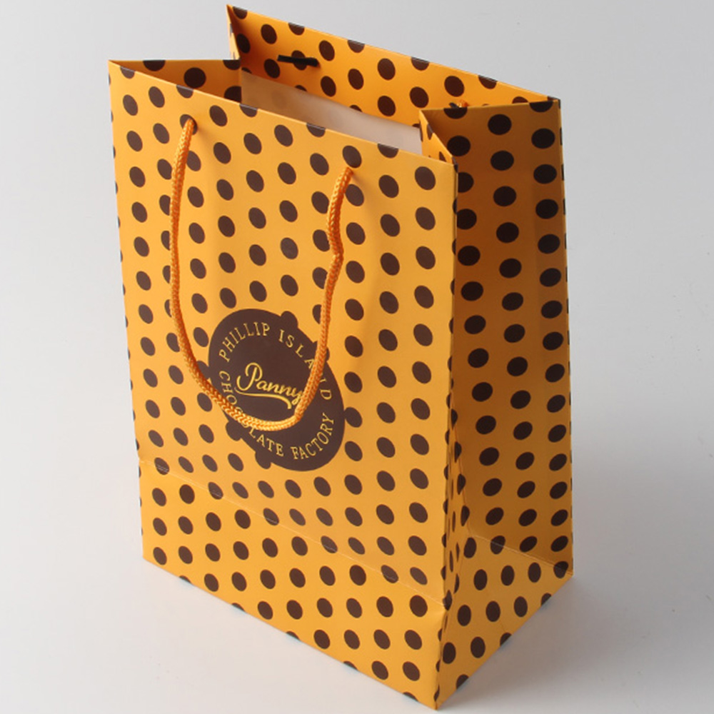 相機(jī)紙袋生產(chǎn)廠家的業(yè)務(wù)同事當(dāng)時(shí)就“O”嘴了 相機(jī)紙袋生產(chǎn)廠家的業(yè)務(wù)同事當(dāng)時(shí)就“O”嘴了