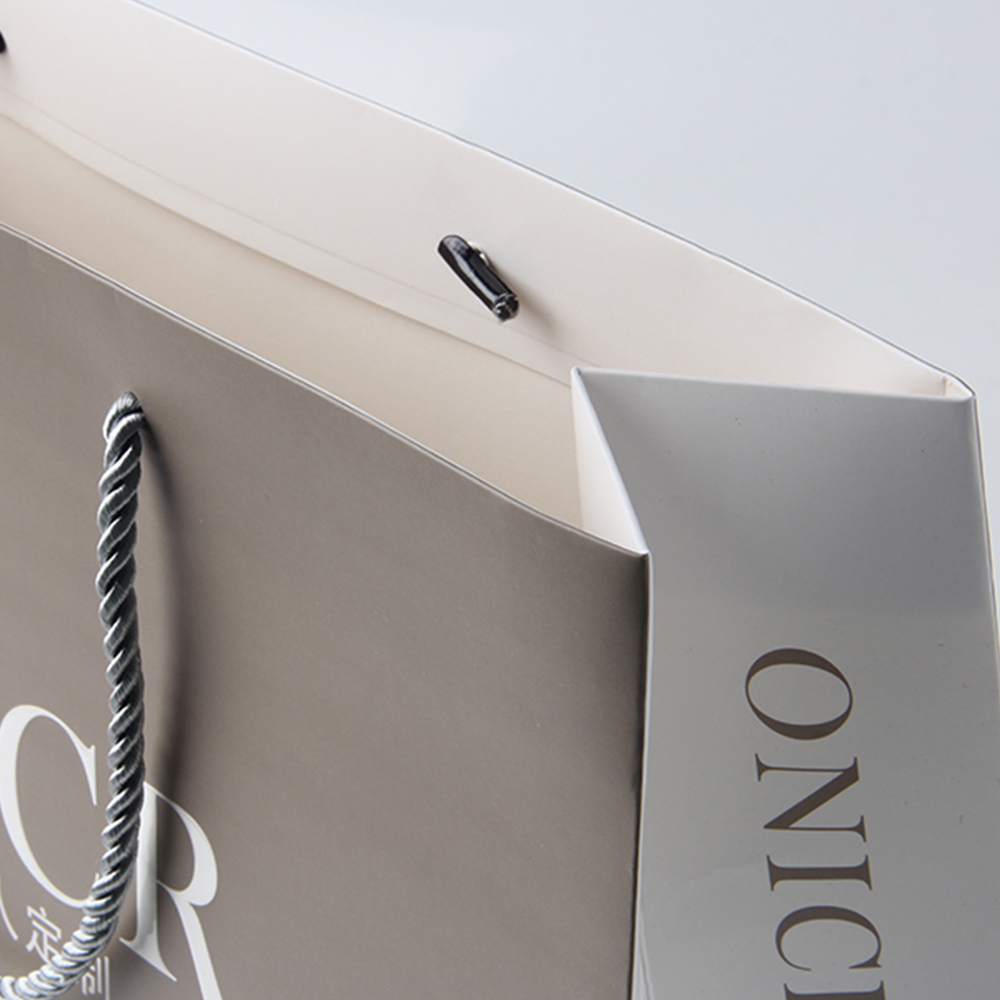 美容產品的紙袋如果要鏤空一般廠家會建議你這么做 美容產品的紙袋如果要鏤空一般廠家會建議你這么做