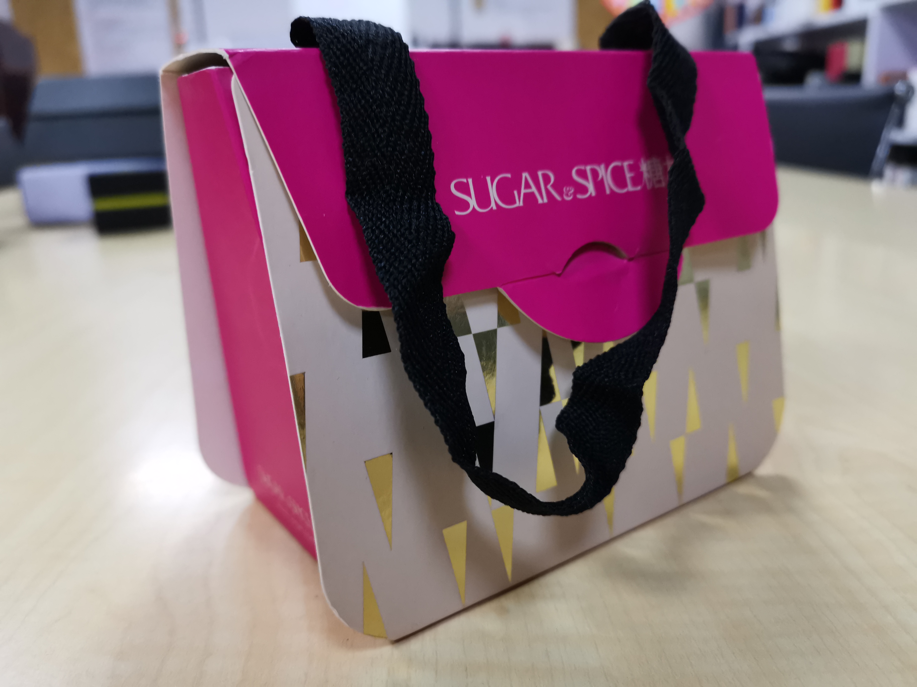 香水盒子訂制一個標志性比廠家還會玩的老手商家 香水盒子訂制一個標志性比廠家還會玩的老手商家