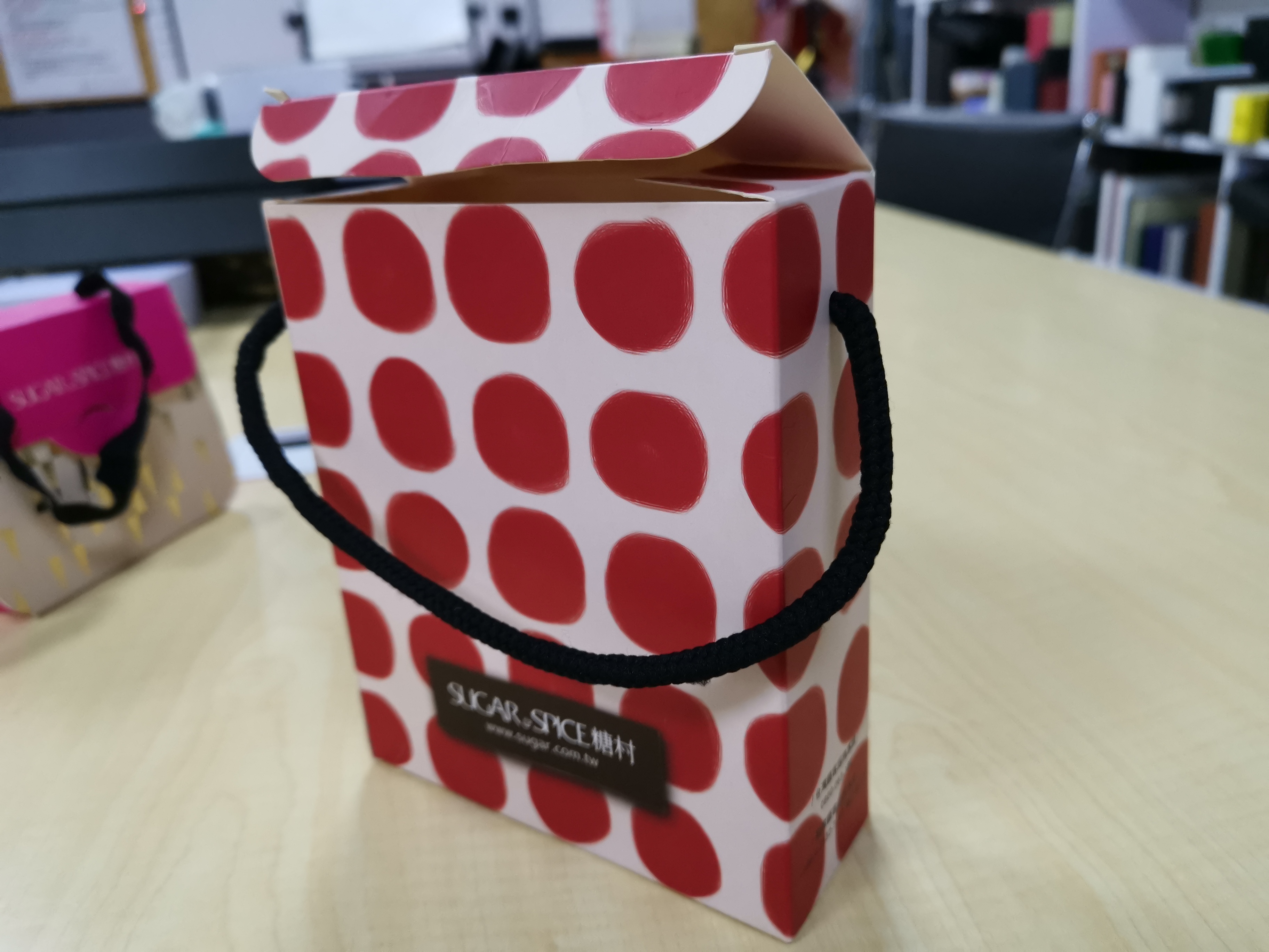 香水盒子訂制一個標志性比廠家還會玩的老手商家 香水盒子訂制一個標志性比廠家還會玩的老手商家