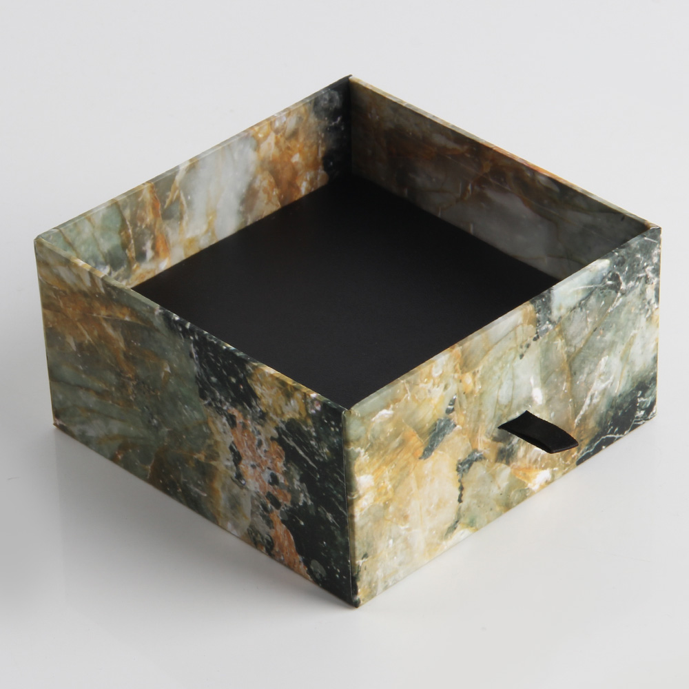 化妝品禮品盒定做的生產車間是否干凈同樣重要